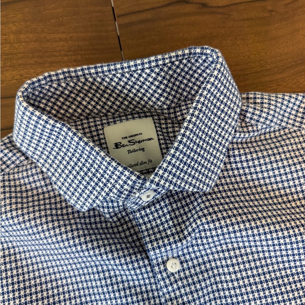Ben Sherman Tailored Slim Fit Shirt | Navy & White Pattern | Size 16.5
